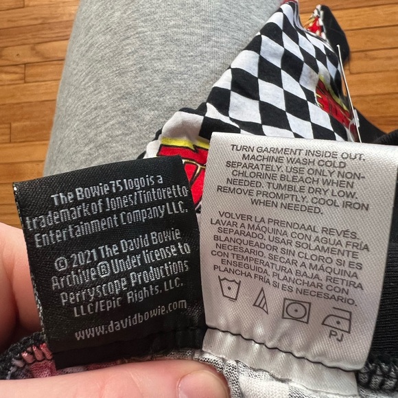 Bowie checkered sweatpants or pajama medium new with tags - Picture 5 of 5